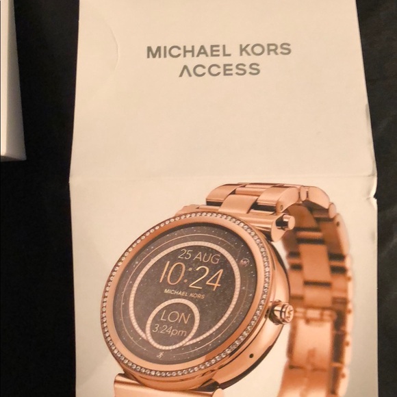 Micheal Kors Rose Gold Watch - Picture 2 of 4